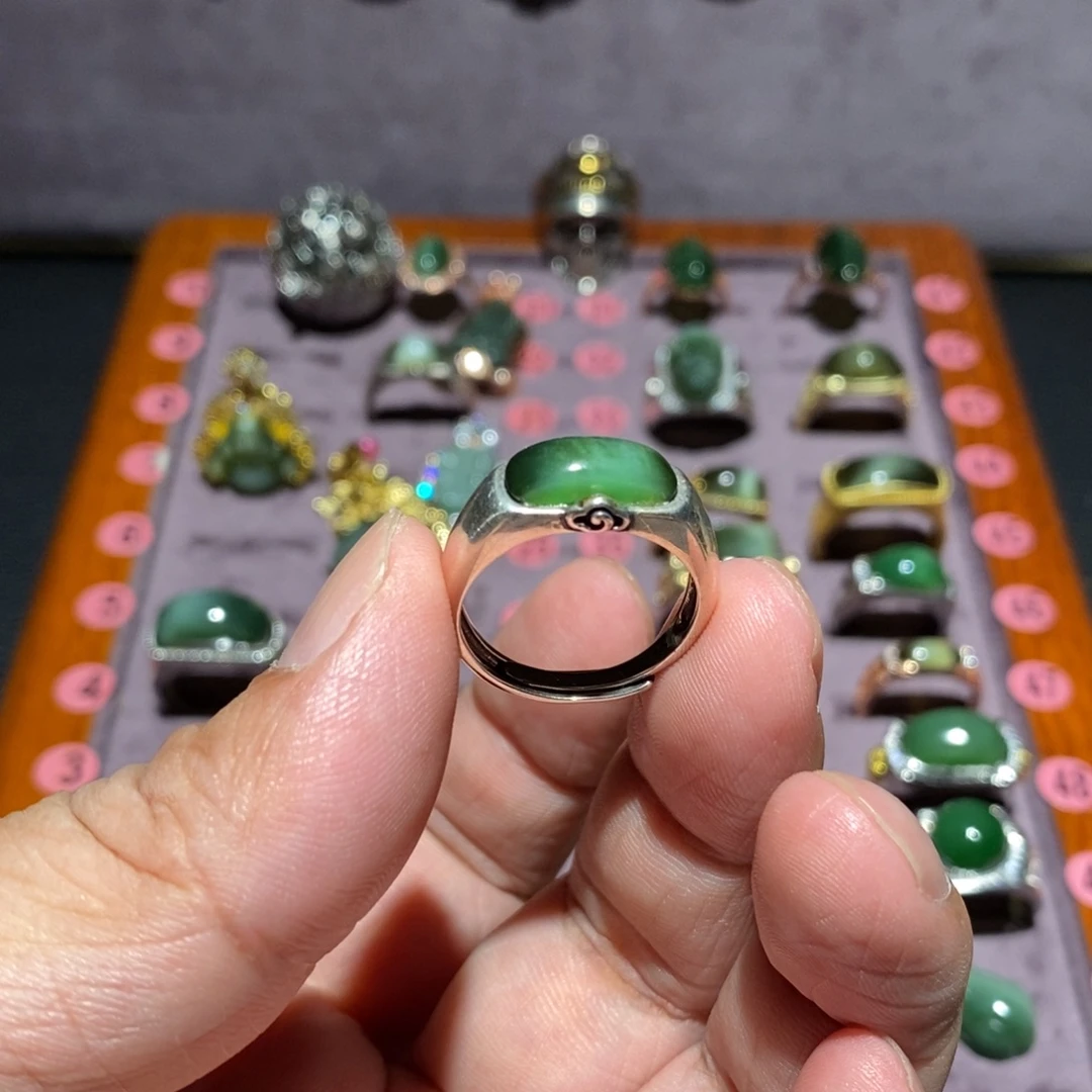 柳***扬和田玉（碧玉）银S925镶嵌戒指