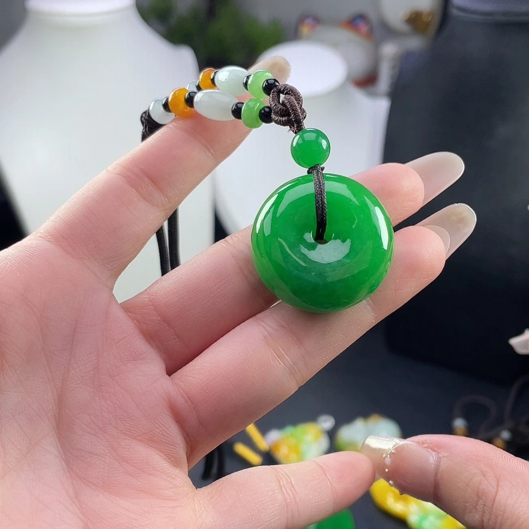 翡翠未镶嵌吊坠(赠链)