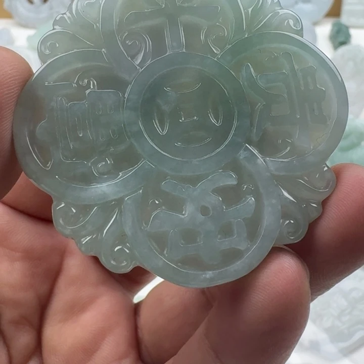 翡翠未镶嵌颈饰天然缅甸A货翡翠