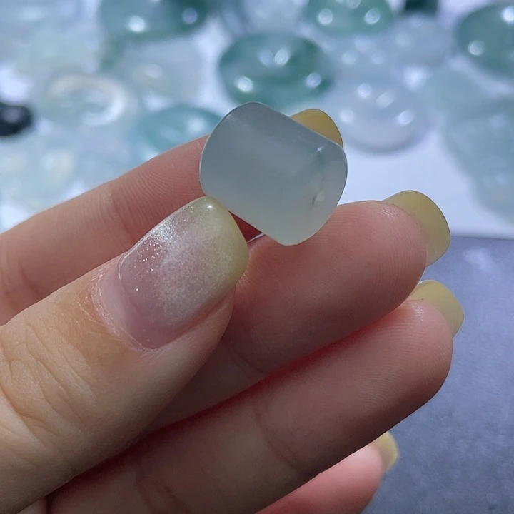 定制翡翠未镶嵌桶珠