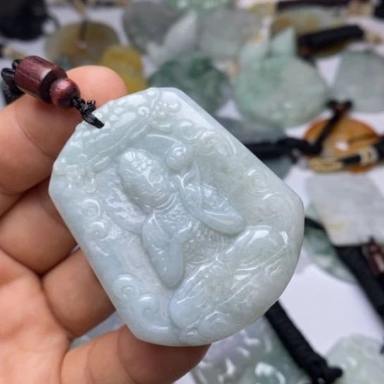 翡翠未镶嵌颈饰翡翠