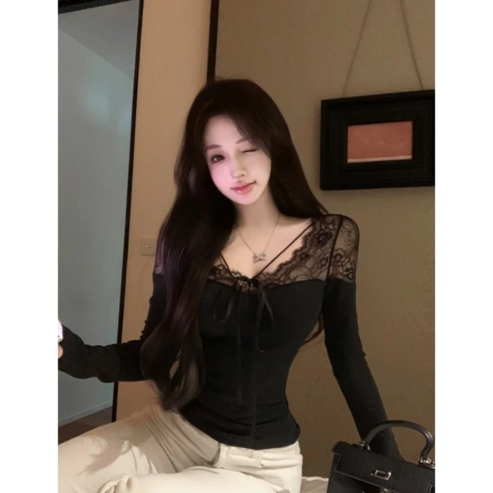 黑色蕾丝针织打底衫女秋冬修身显瘦纯欲性感气质短款内搭长袖上衣