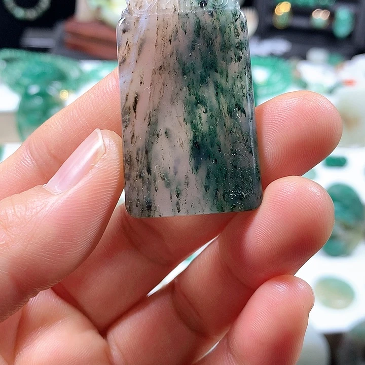 未镶嵌独山玉颈饰