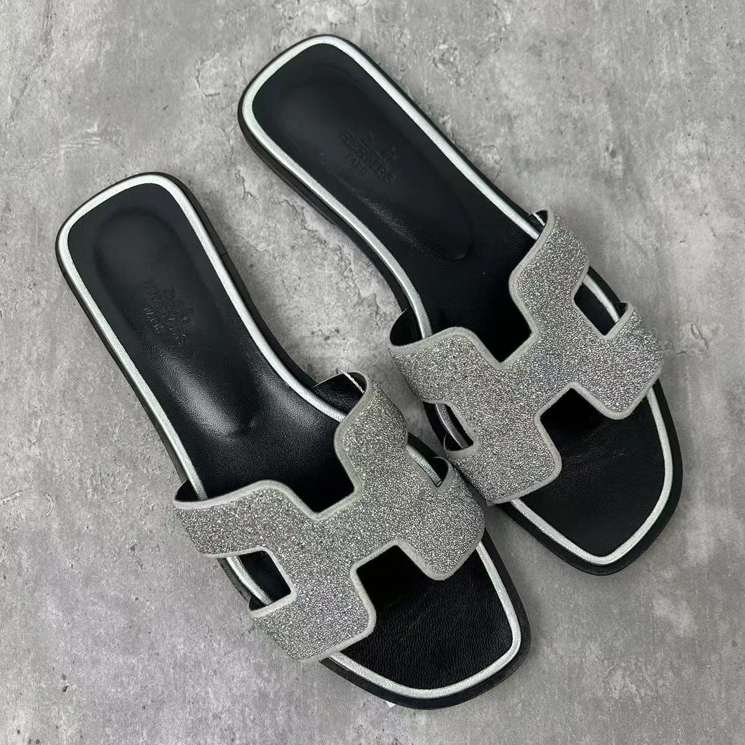 95新 Hermes/爱马仕 38码/仔仔女鞋/黑色银亮片H平底拖鞋 wsp584