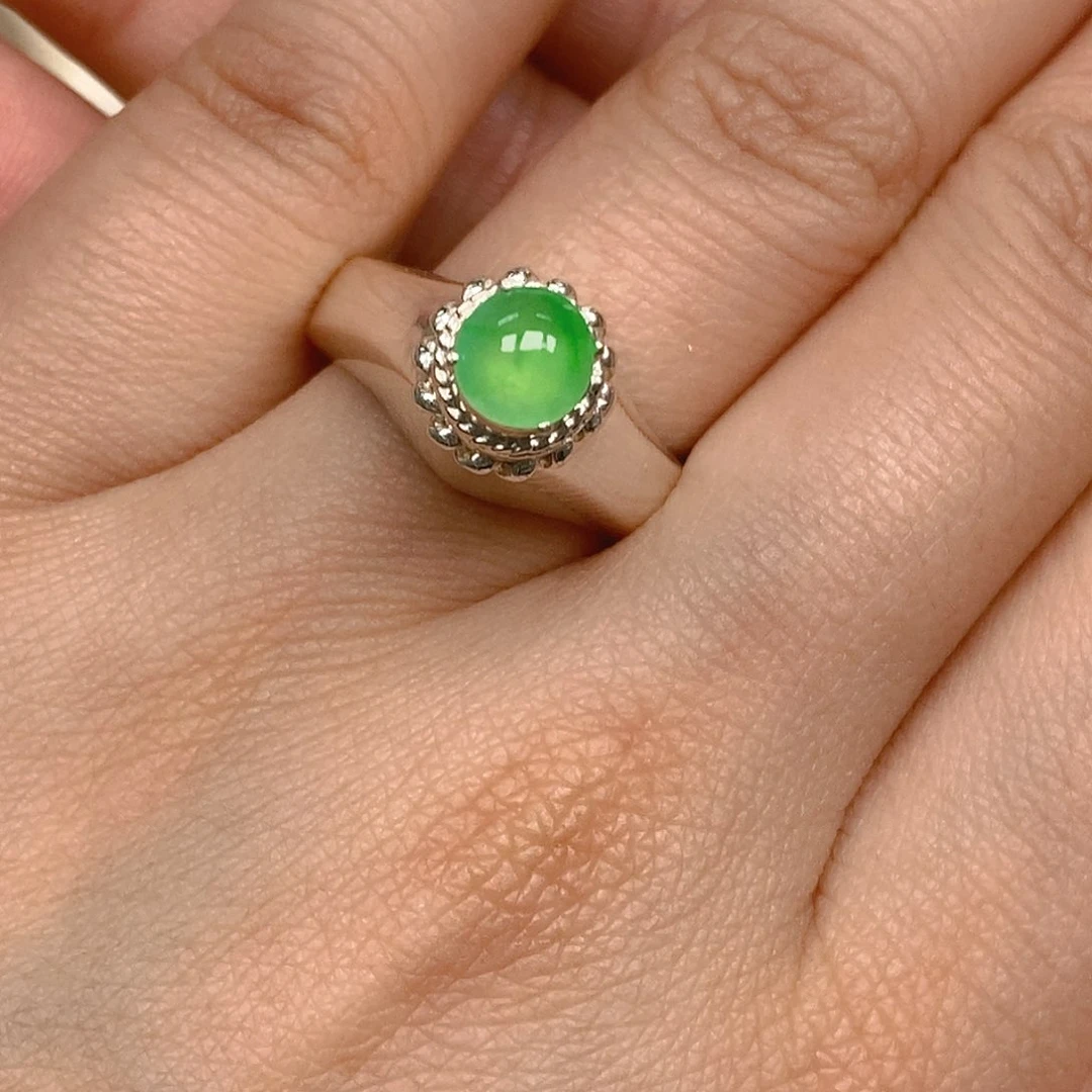 翡翠戒指未镶嵌翡翠