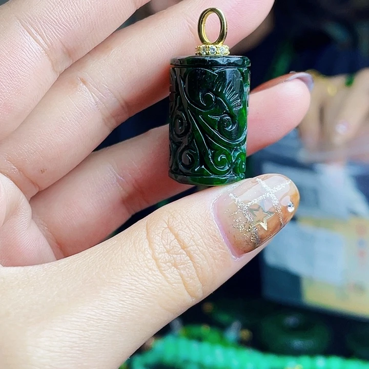 翡翠银S925镶嵌颈饰多样性