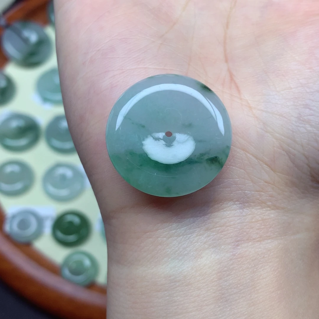 翡翠未镶嵌颈饰吊坠25.7/5mm
