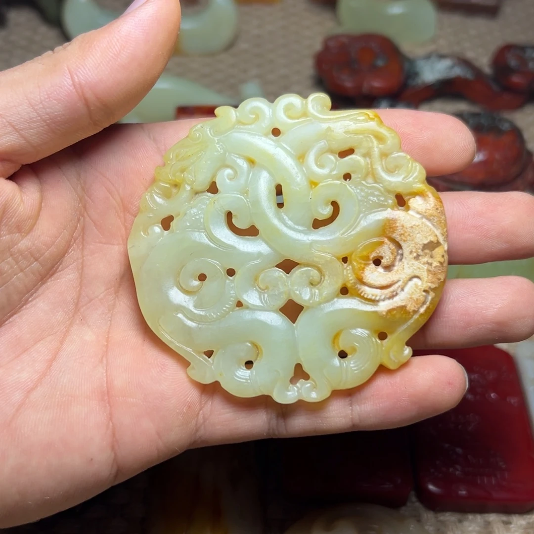 未镶嵌蛇纹石玉颈饰