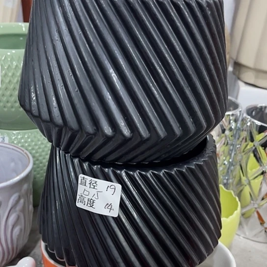 多肉绿植陶瓷花盆9.9包邮，有孔