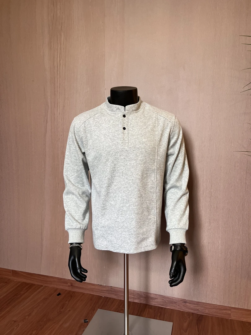 WIND BLOWS复古解构风亨利领拼接正肩纯色长袖T恤