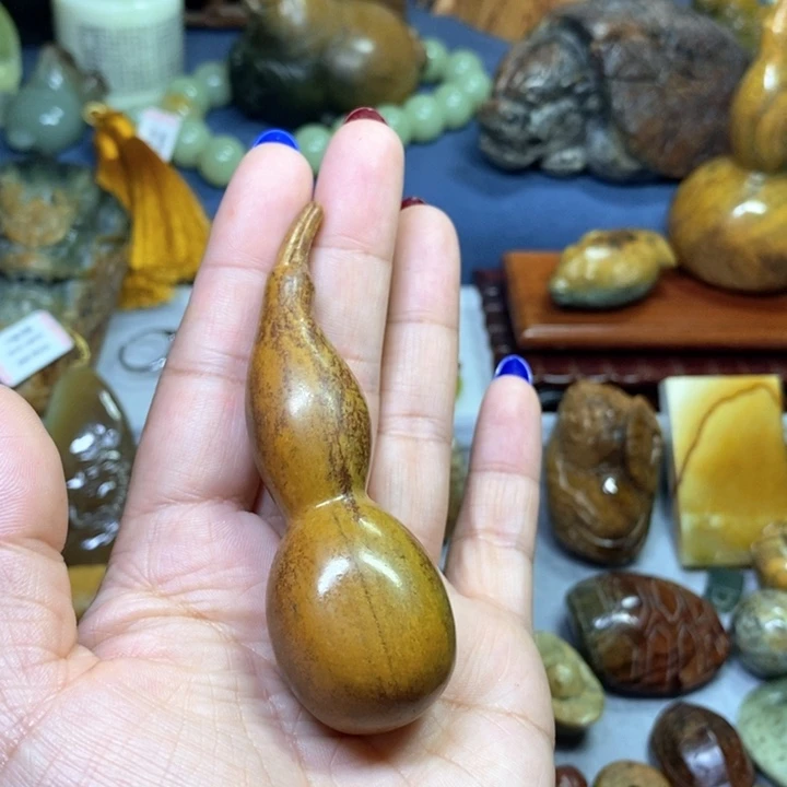 岫岩河磨玉（透闪石质玉）葫芦未镶嵌