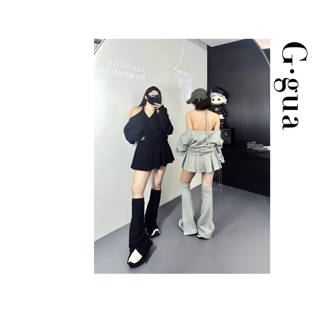 【张_Ggua】大码早秋交叉V领挂脖长袖卫衣+拼接百褶裙+腿套三件套