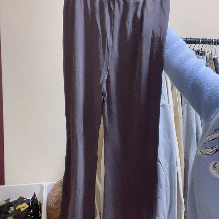 U. T. r.  M码数170.70女裤108