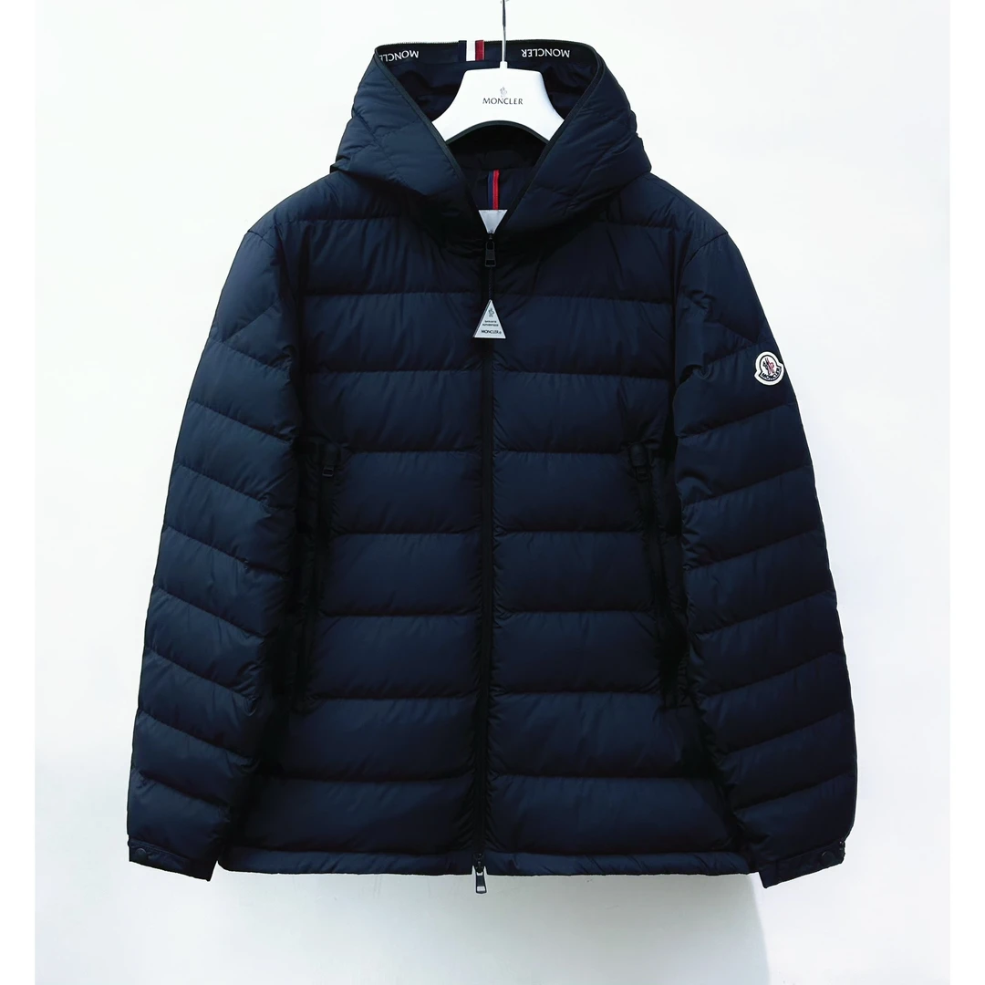 未使用 MONCLER 24Chambeyron帽沿字母蓝羽绒服 1A00010