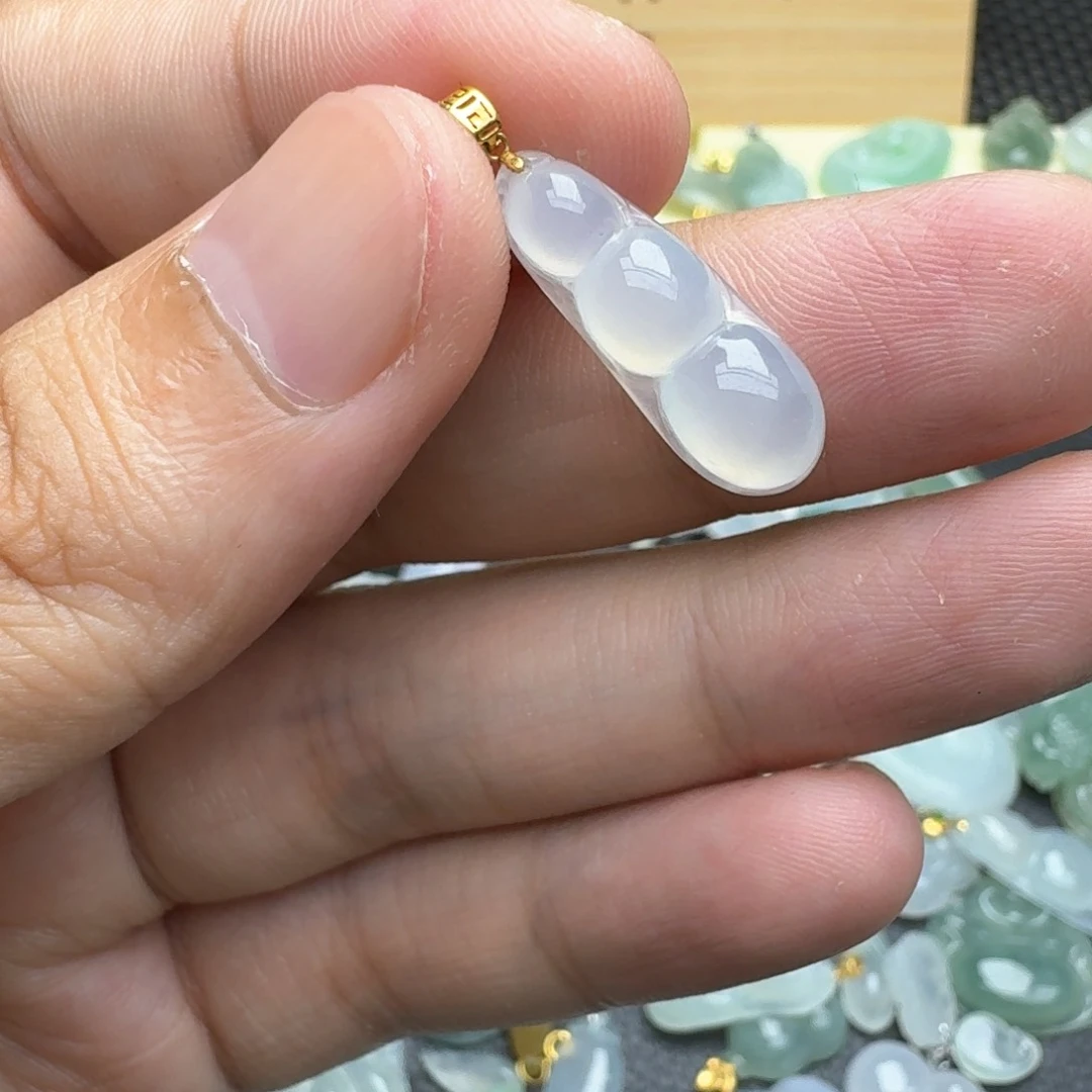 翡翠18K金镶嵌吊坠(不含链)豆2