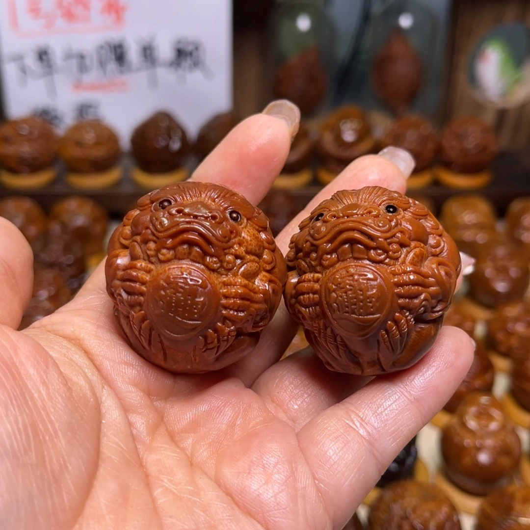 橄榄核把件福利抱钱貔貅一对