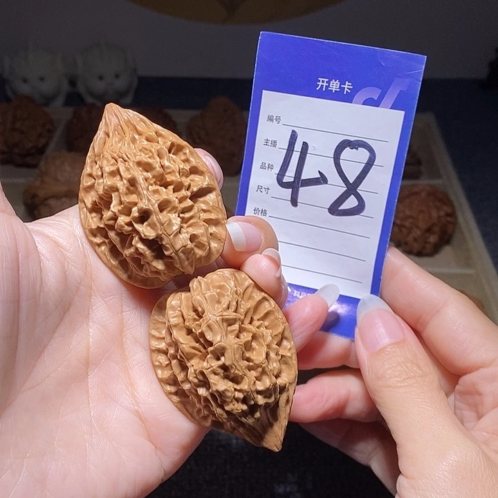 文玩核桃把件野生鸡心38.5左右