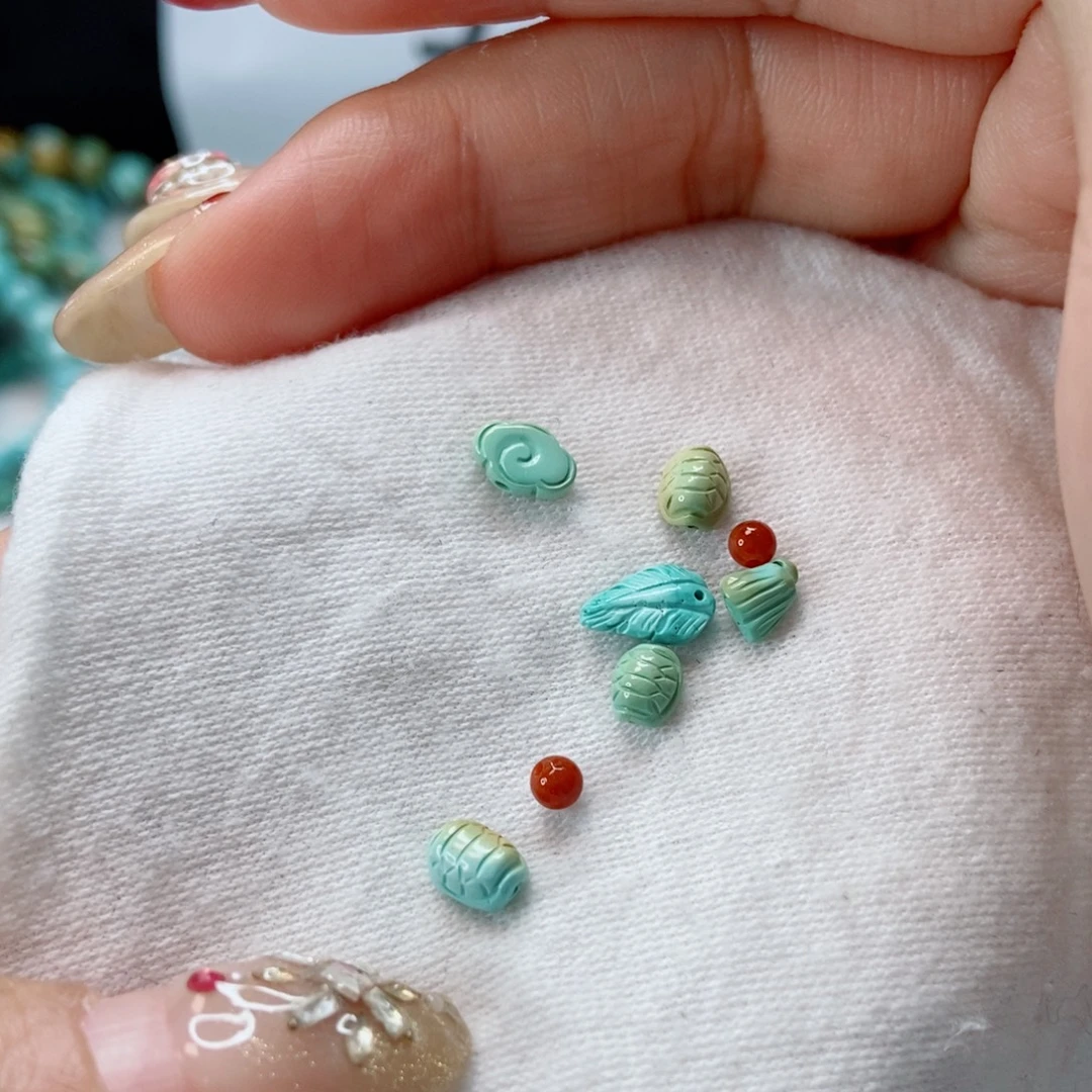 南红玛瑙未镶嵌珠宝奇石