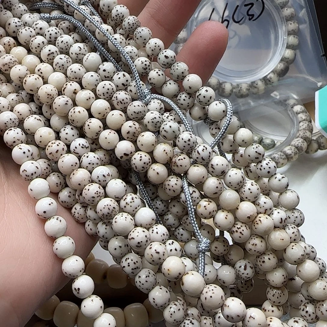 吊坠星月菩提 50。    6圆珠。