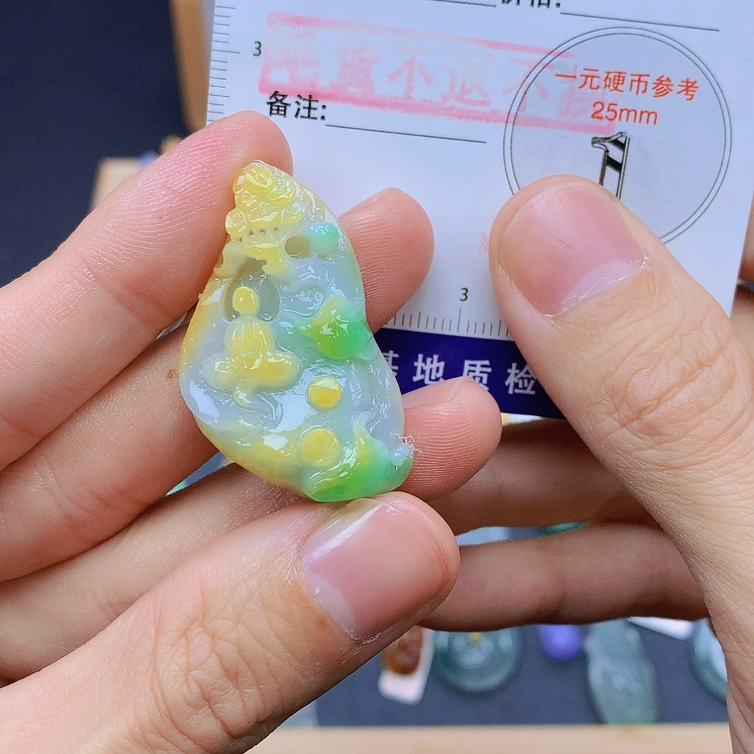 翡翠未镶嵌颈饰翡翠