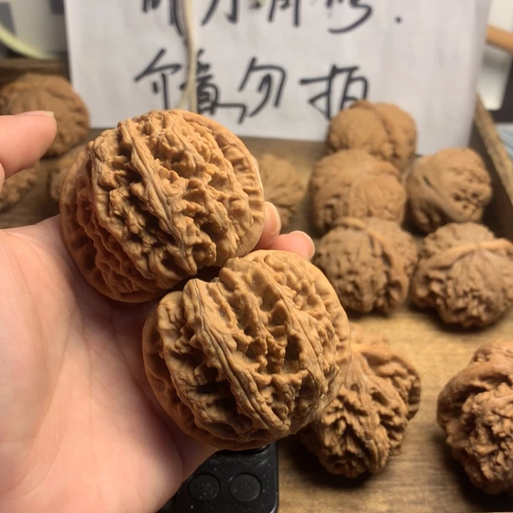 吊坠文玩核桃肚*?粗筋