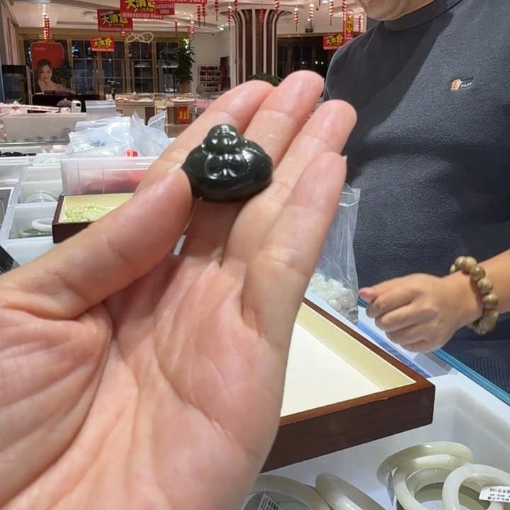 ****和田玉未镶嵌颈饰96