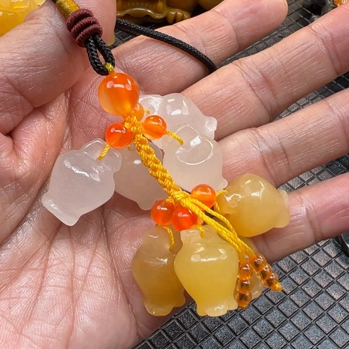 石英质玉（黄龙玉）颈饰未镶嵌