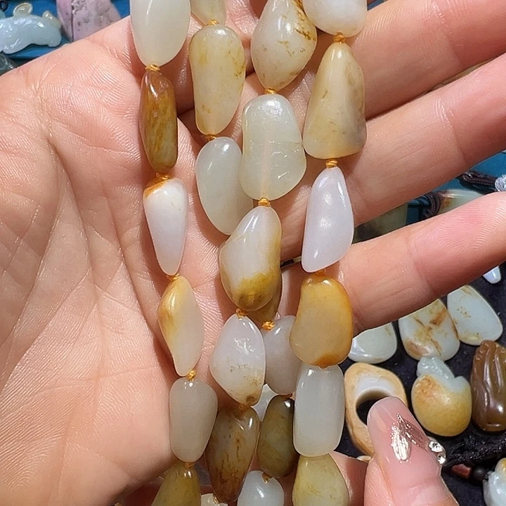 爱***米和田玉未镶嵌颈饰不退不换