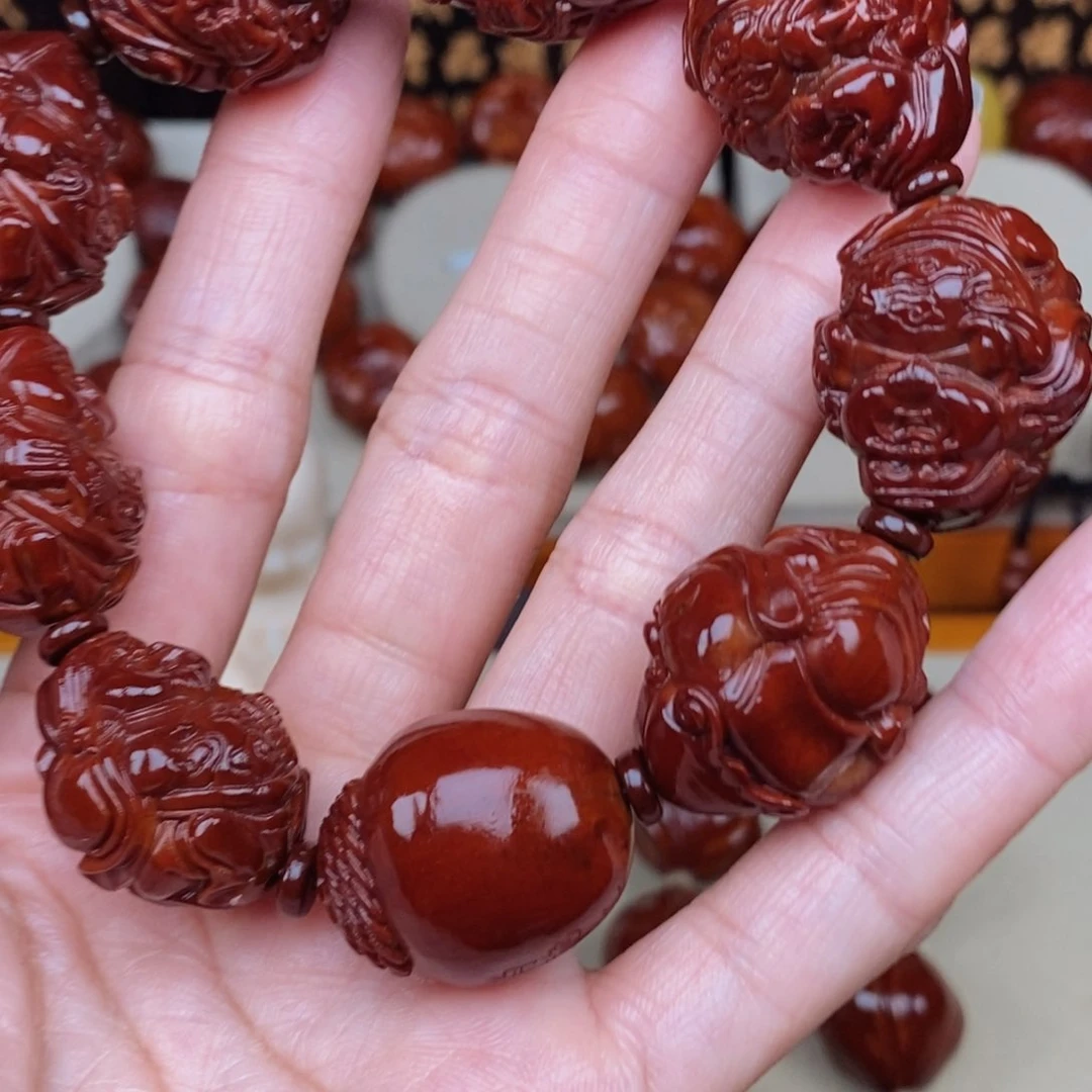 潍***司橄榄核吊坠八宝财神