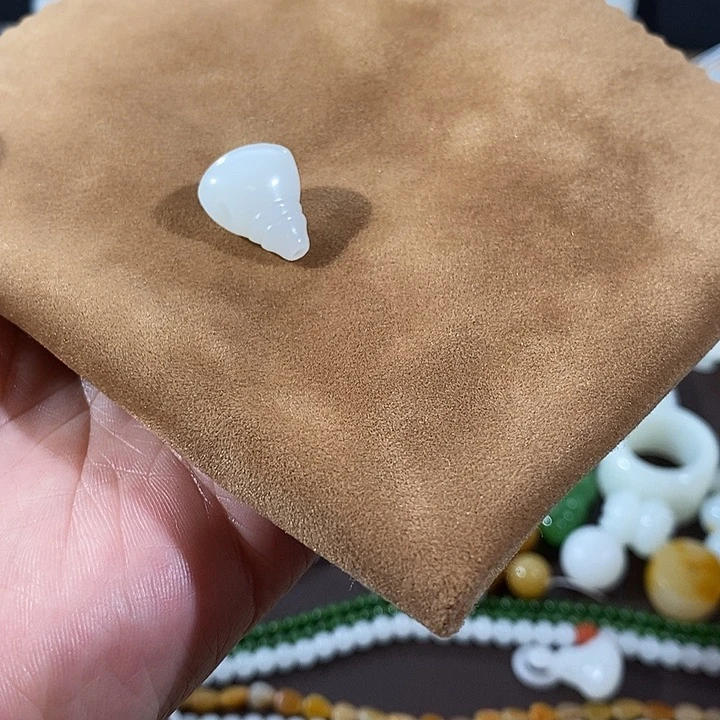 和田玉颈饰未镶嵌炽*