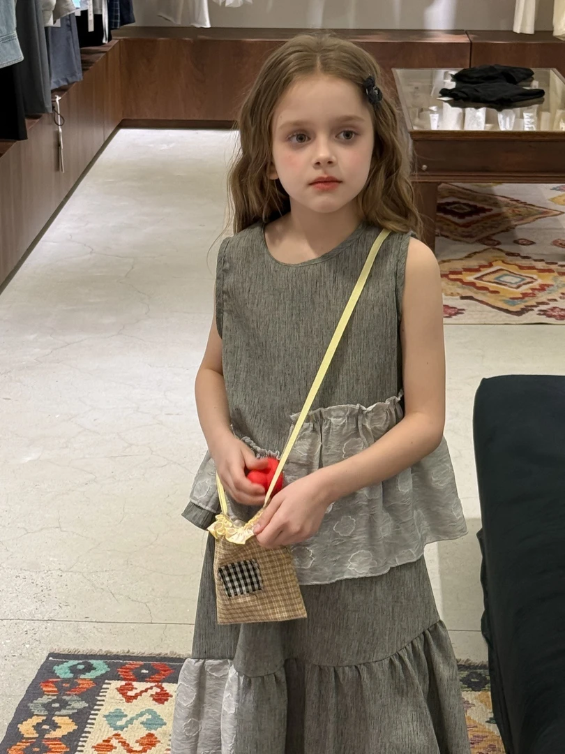 「左岸巴黎」 蕾丝拼接宽松打底背心半身裙两件套