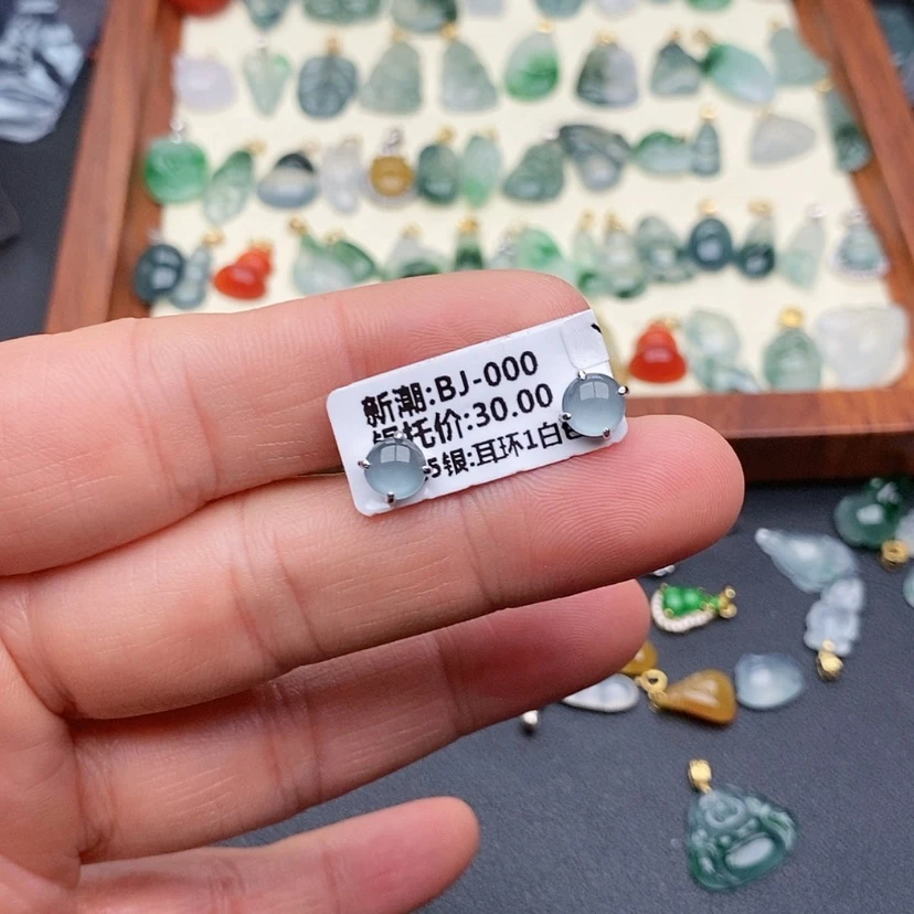 【闪购商品】翡翠耳饰银S925镶嵌是***姐耳钉