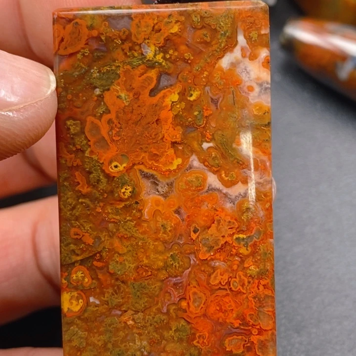 玛瑙/玉髓颈饰未镶嵌玉*