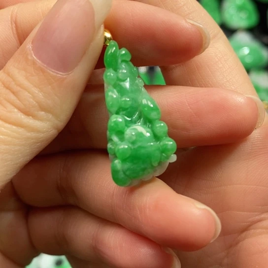 颈饰未镶嵌翡翠吊坠