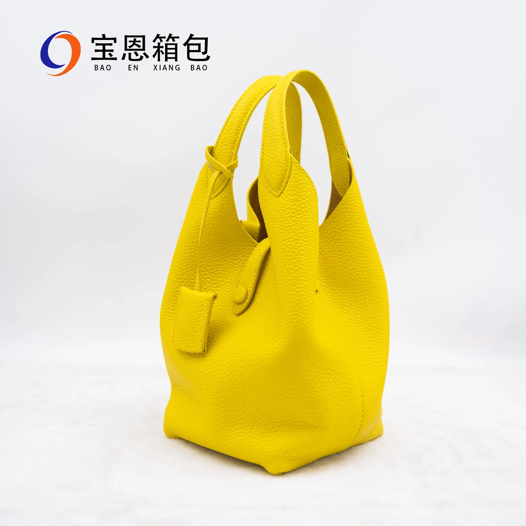 手提菜篮子——宝恩时尚新款经典老钱风通勤水桶女包TL25442-25443