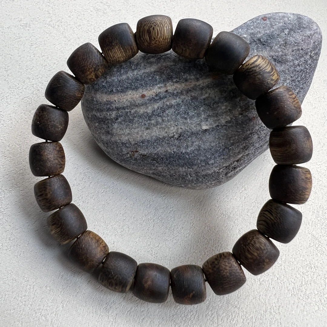 YH-010291黎母山紫奇楠沉香1.0单圈约11g