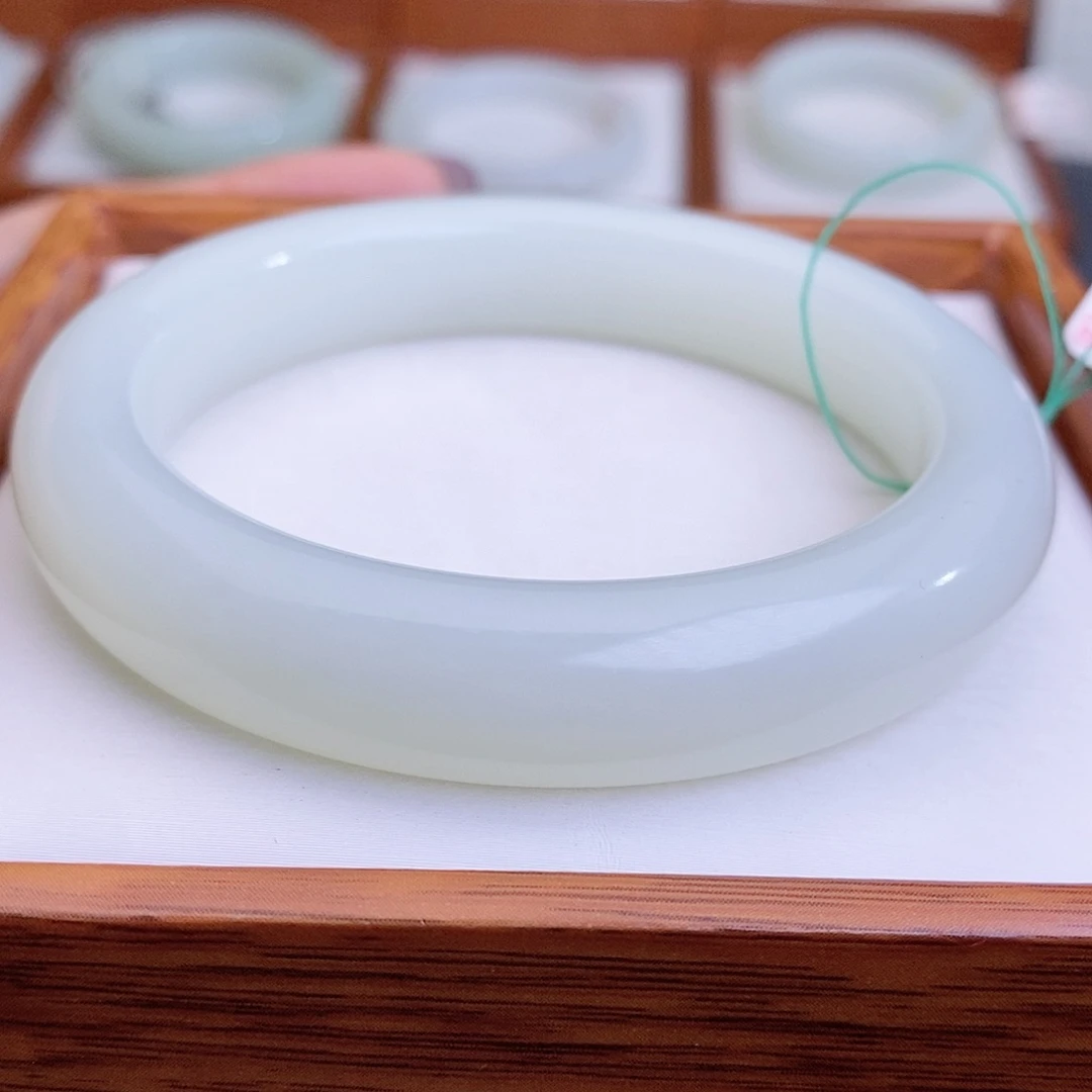 和田玉手镯未镶嵌1****姐56.5