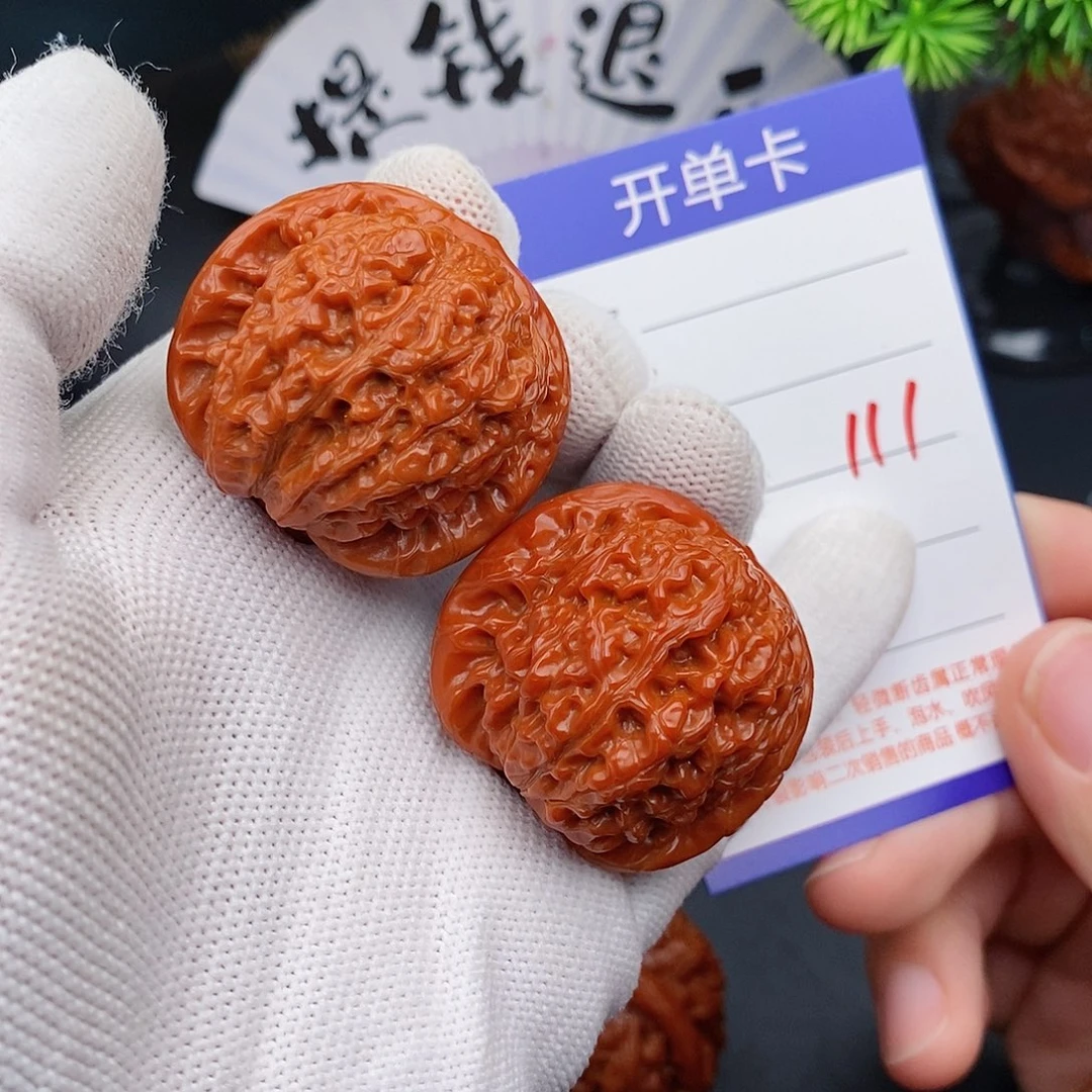 文玩核桃把件37血麒麟111