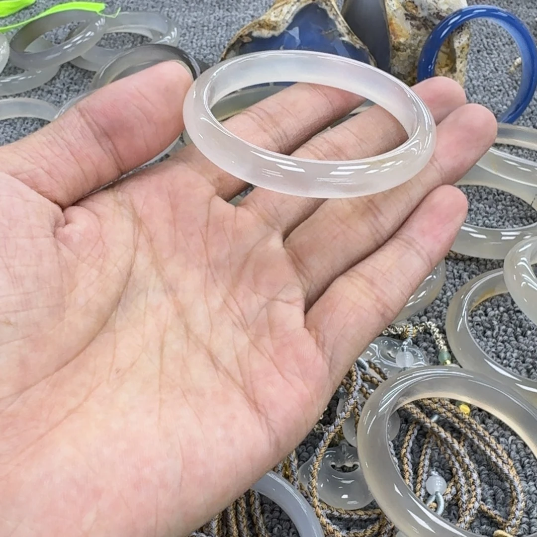 乐***一玛瑙/玉髓手镯未镶嵌07