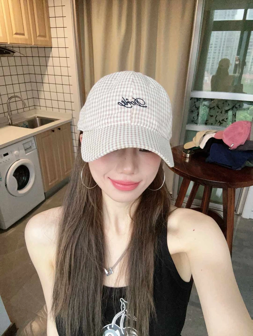 韩版格子字母刺绣鸭舌帽宽檐软顶显脸小棒球帽春夏薄款透气遮阳IN