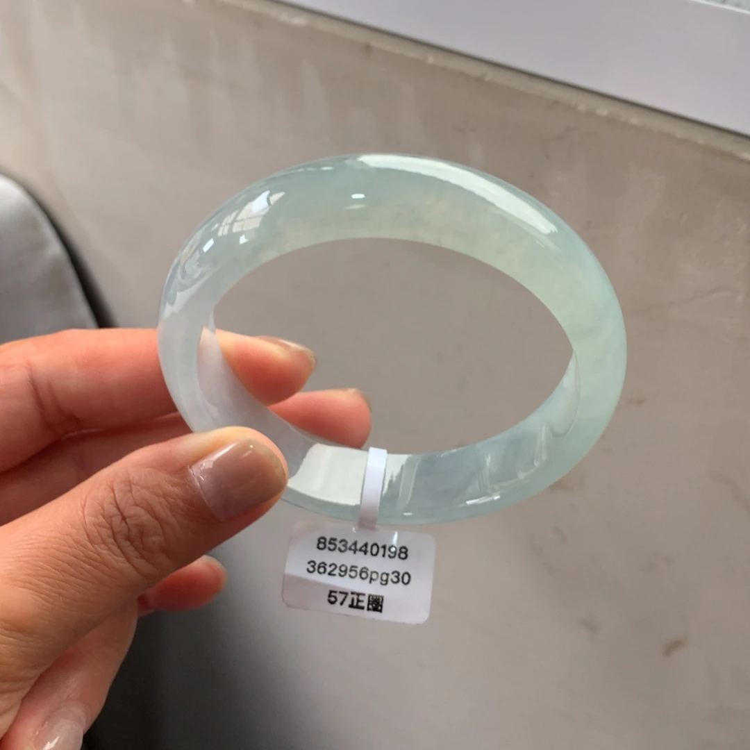 翡翠未镶嵌手镯冰蓝底性价比推荐