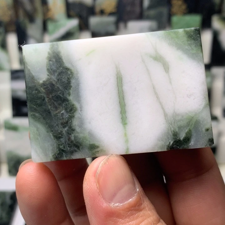 独山玉颈饰未镶嵌山*经