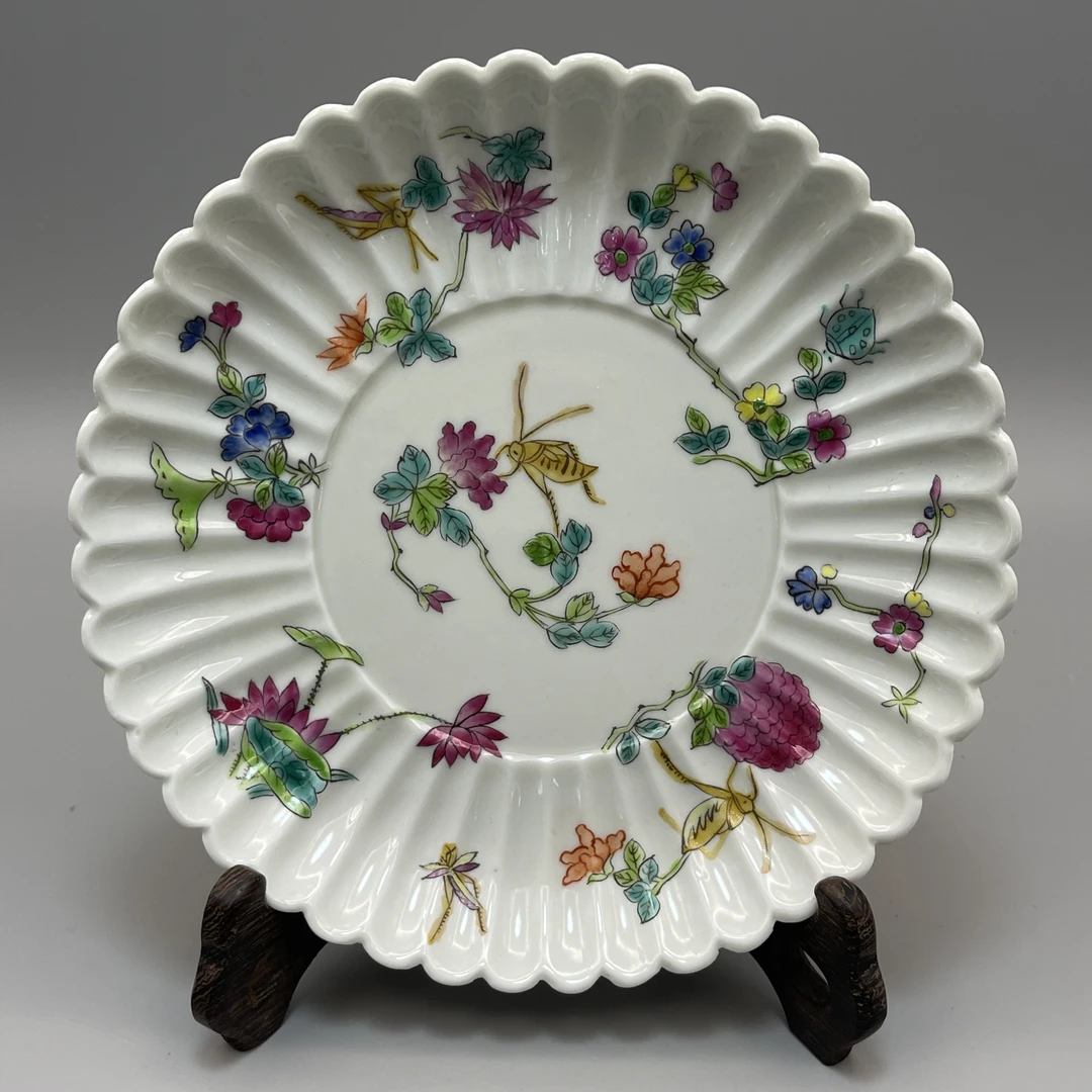 粉彩飞黄腾达菊瓣盘H8551