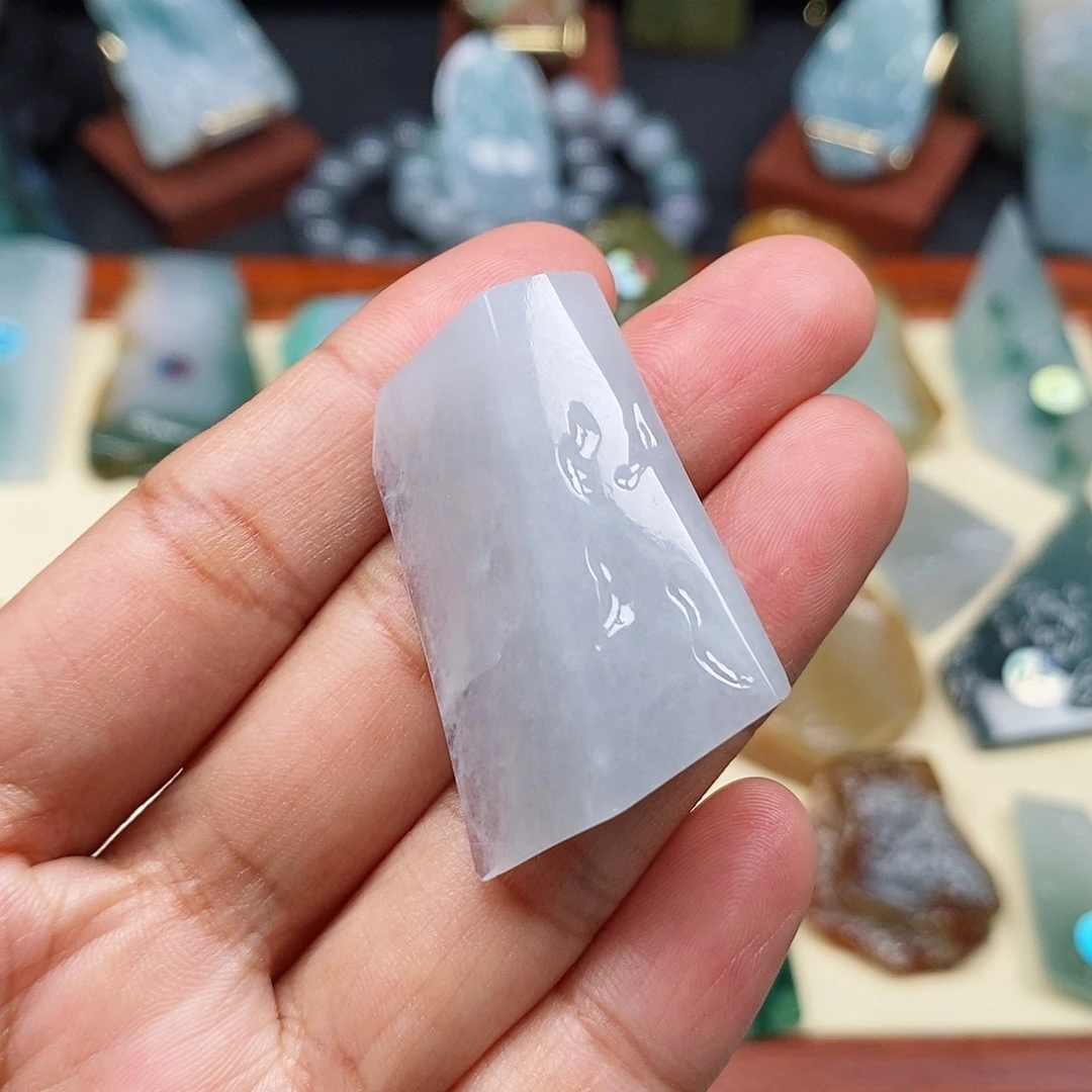 翡翠未镶嵌颈饰翡翠