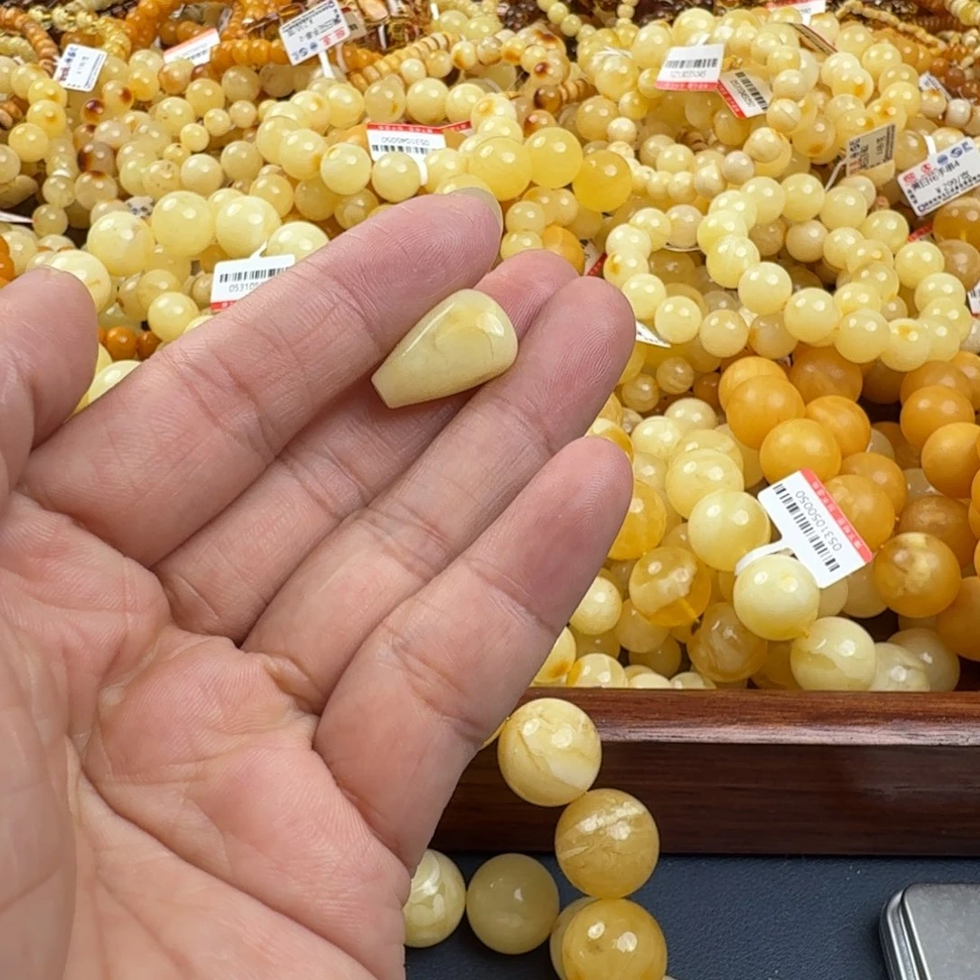 未镶嵌琥珀珠宝奇石