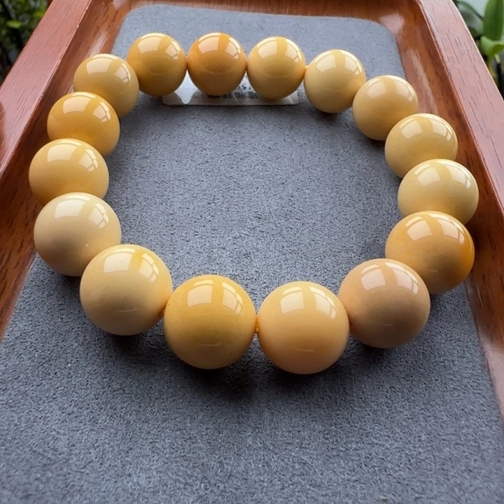 石英质玉未镶嵌颈饰