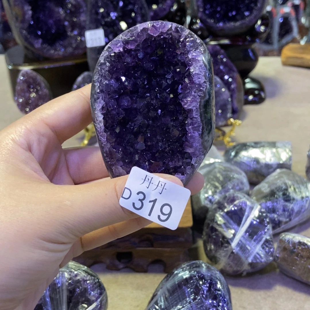 未镶嵌水晶大型摆件（非配饰）