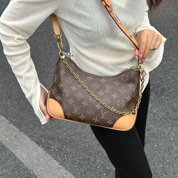 95新 LouisVuitton/路易威登 Boulogne老花牛角包，尺寸27*16*9.5