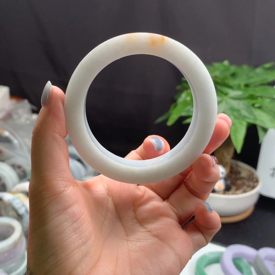 定制翡翠未镶嵌手镯