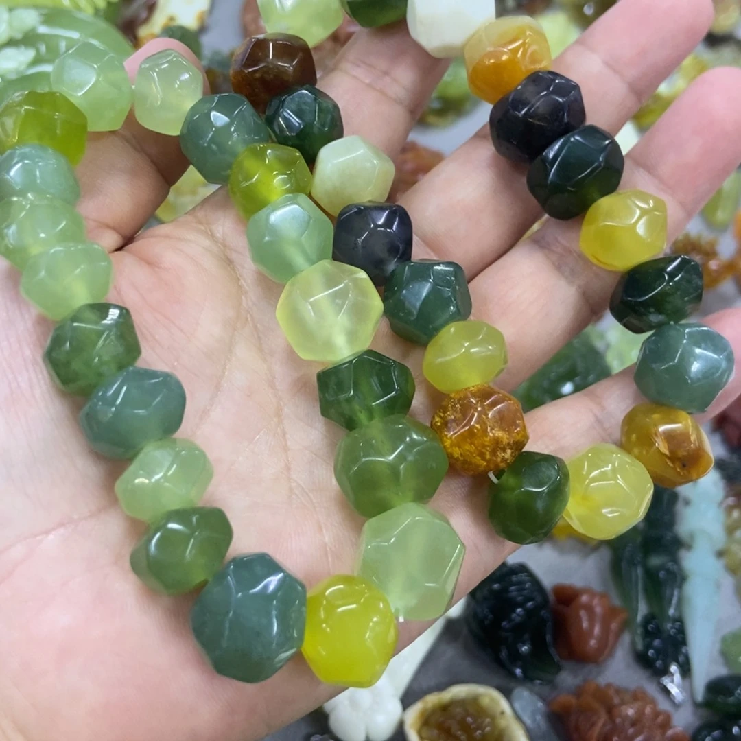 蛇纹石玉未镶嵌挂件健**丽